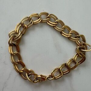 Gold chain bracelet